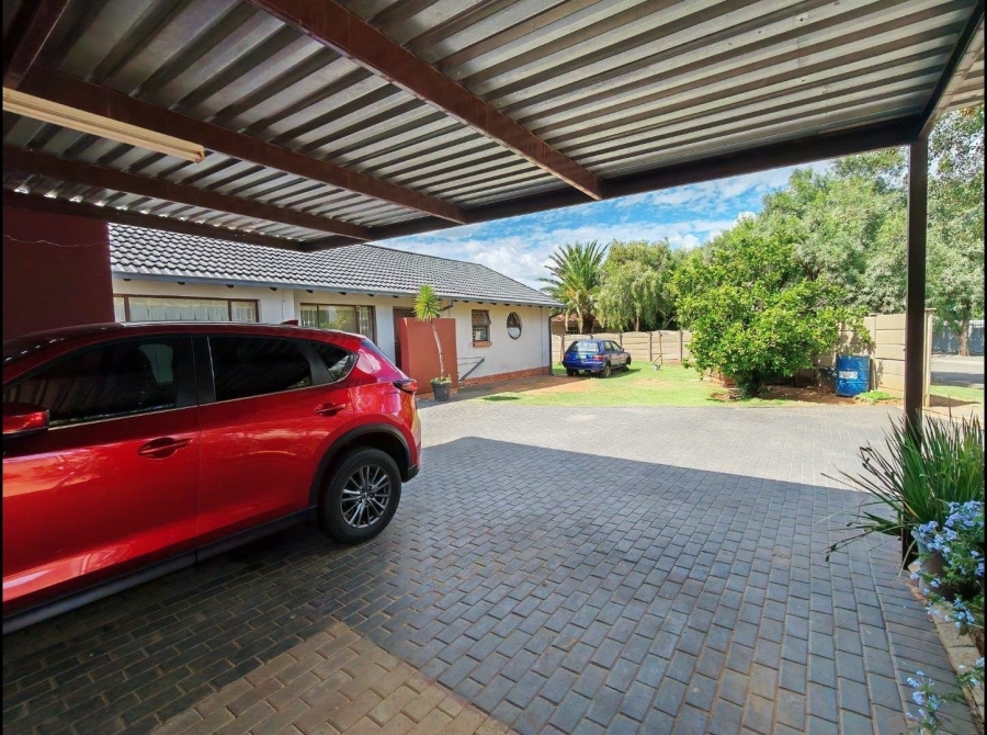 3 Bedroom Property for Sale in Pellissier Free State